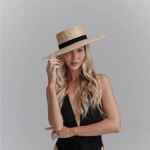 Lack of color straw hat 

Color maple

Size 56 cm